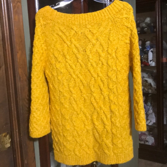 NWOT Gold loft sweater size medium like new - Picture 6 of 8